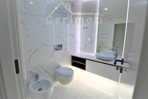T3+1 novo, em 2° piso com elevador no Montijo