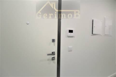 T3+1 novo, em 2° piso com elevador no Montijo
