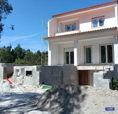 Arredores de Coimbra. O Seu novo Lar no campo: espaço e conforto