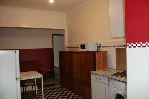 Arrenda apartamento com 3 quartos, junto à Praça da Republica