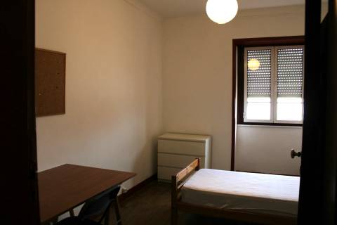 Arrenda apartamento com 3 quartos, junto à Praça da Republica