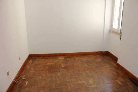 Apartamento T3 +1 junto à Igreja de Santo António dos Olivais