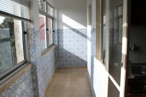 Apartamento T3 +1 junto à Igreja de Santo António dos Olivais