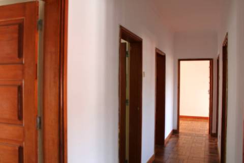 Apartamento T3 +1 junto à Igreja de Santo António dos Olivais