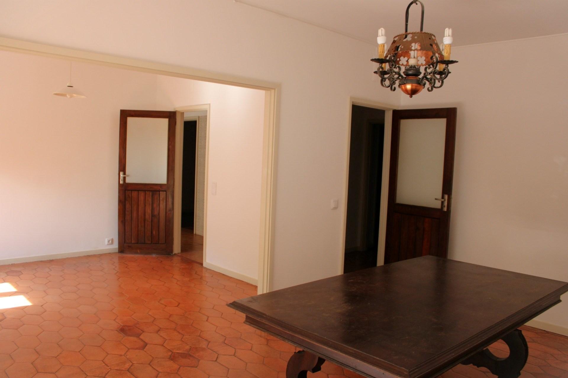 T3 junto à Av. Dias da Silva | Garagem | Zona central e tranquila de Coimbra