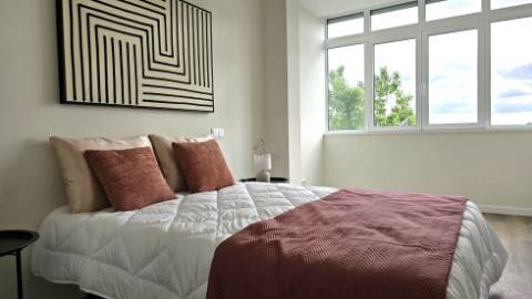Apartamento T3 Totalmente Remodelado com Varanda em Benfica | Vista Monsanto
