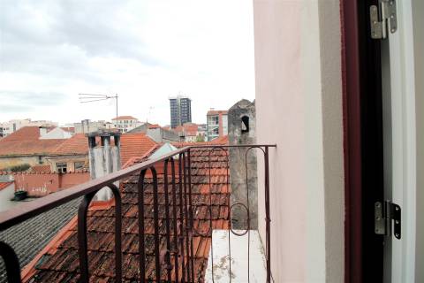 Apartamento T0 na zona da Baixa