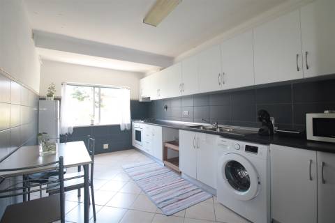 Quarto na zona de Celas