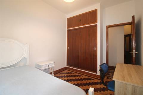 Quarto em Celas