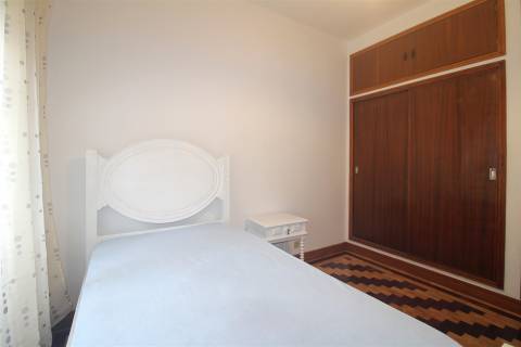 Quarto em Celas