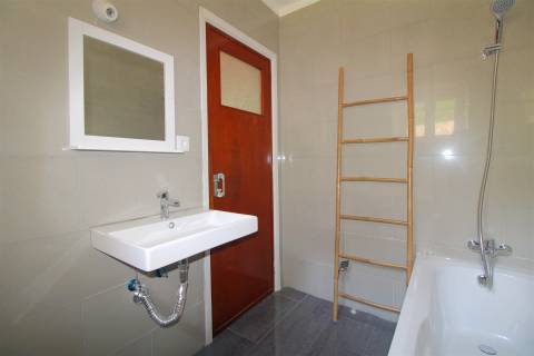 Apartamento T4 próximo Faculdade de Economia