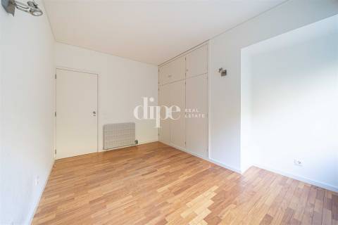 Apartamento T3+1 na Av. de Londres