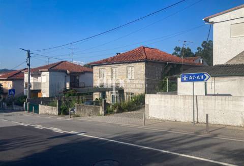 Moradia com projeto aprovado em zona ARU