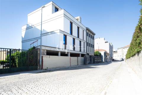 Apartamento T4 Duplex Recuado em fase final construção no centro da cidade do Porto
