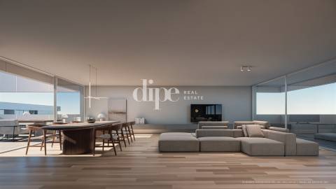 Apartamento T4 inserido no Condomínio Privado ´Stratá