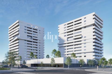 Apartamento T4 inserido no Condomínio Privado ´Stratá