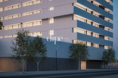 Apartamento T4 inserido no Condomínio Privado ´Stratá