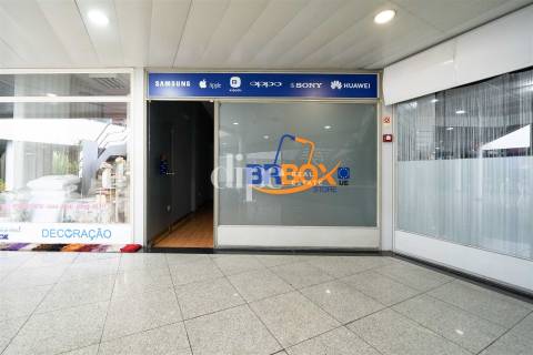Loja no Centro Comercial Triângulo