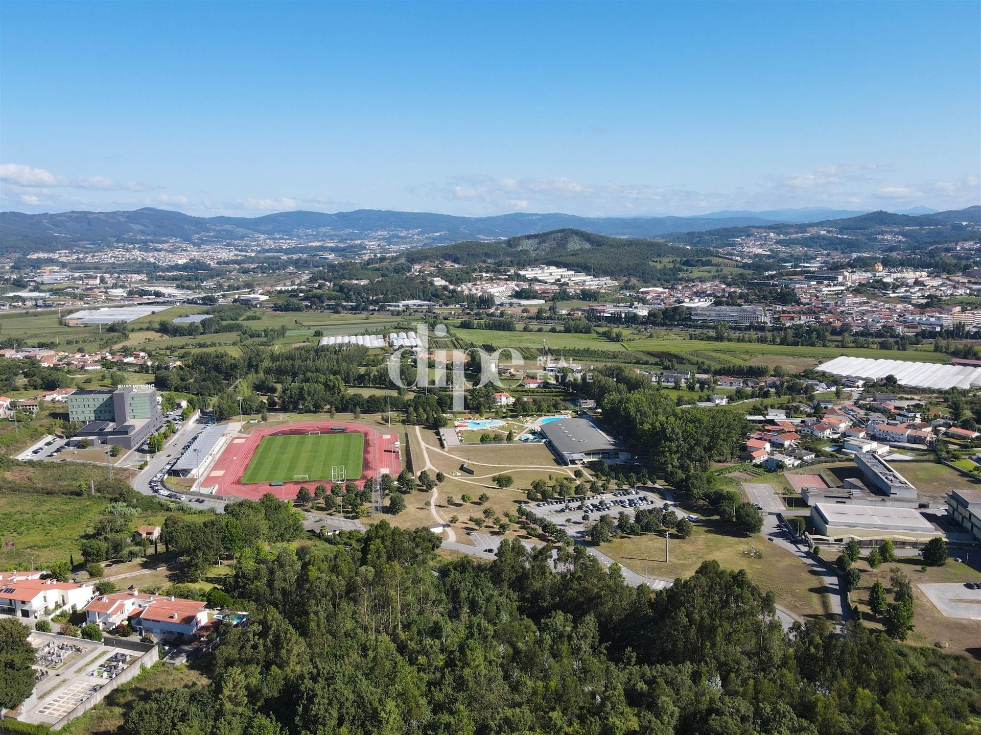 Terreno com 116.700 m2 para construção de moradias