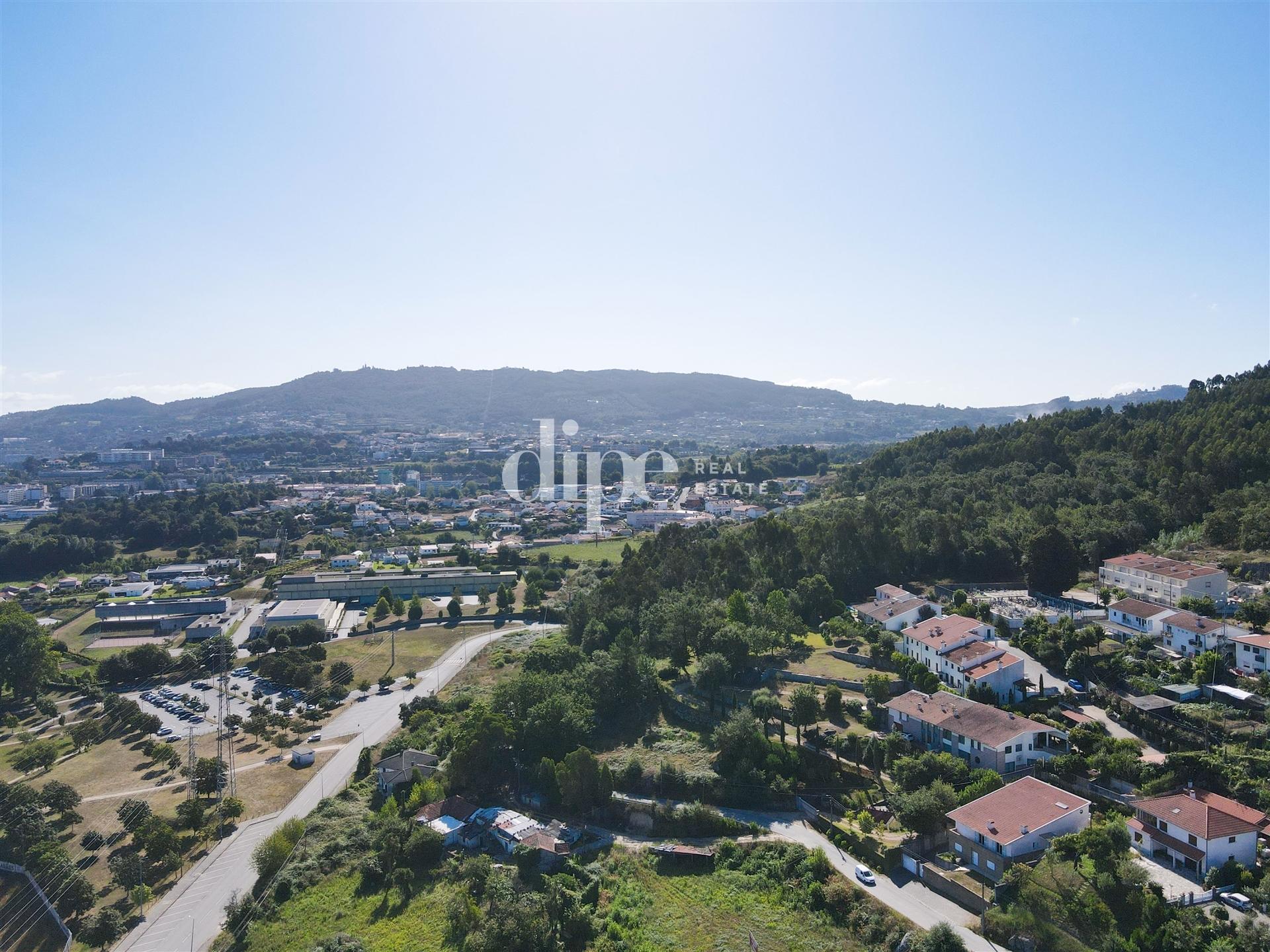 Terreno com 116.700 m2 para construção de moradias