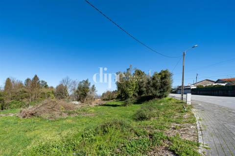 Lote com 846 m2 para construção de moradia individual
