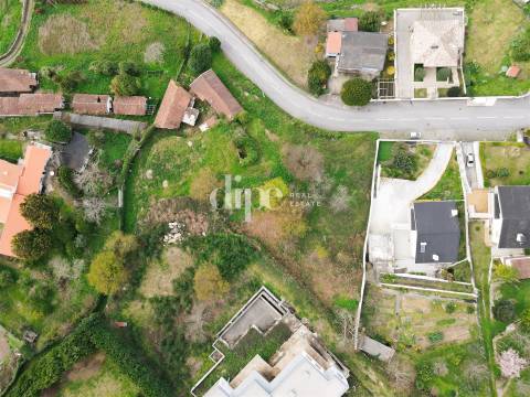Terreno com 608 m2 na encosta da Penha