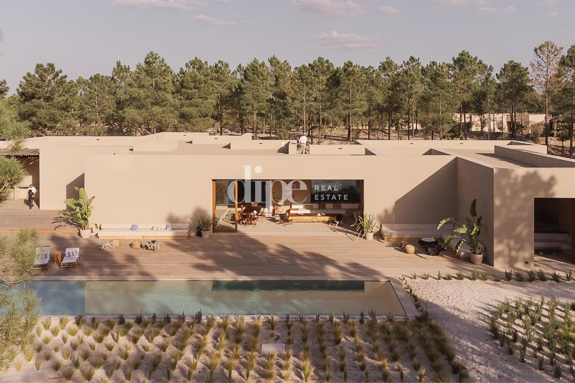 Luxuosa Moradia T4 inserido no empreendimento Melides Villas