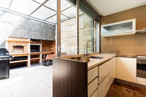 Luxuosa Moradia T3 com piscina, ginásio e jardins
