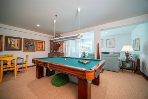 Luxuosa Propriedade T5 com piscina, lago, bosque e jardins