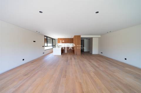 Luxuoso Apartamento T3 novo no coração de Guimarães