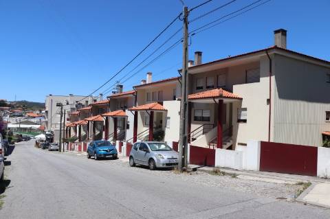 Moradia Geminada T3 Venda em Caldas de Vizela (São Miguel e São João),Vizela