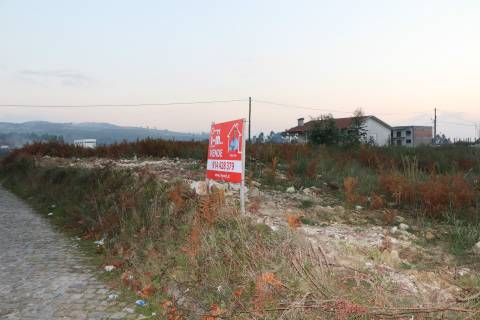 Terreno Para Construção  Venda em Lustosa e Barrosas (Santo Estêvão),Lousada