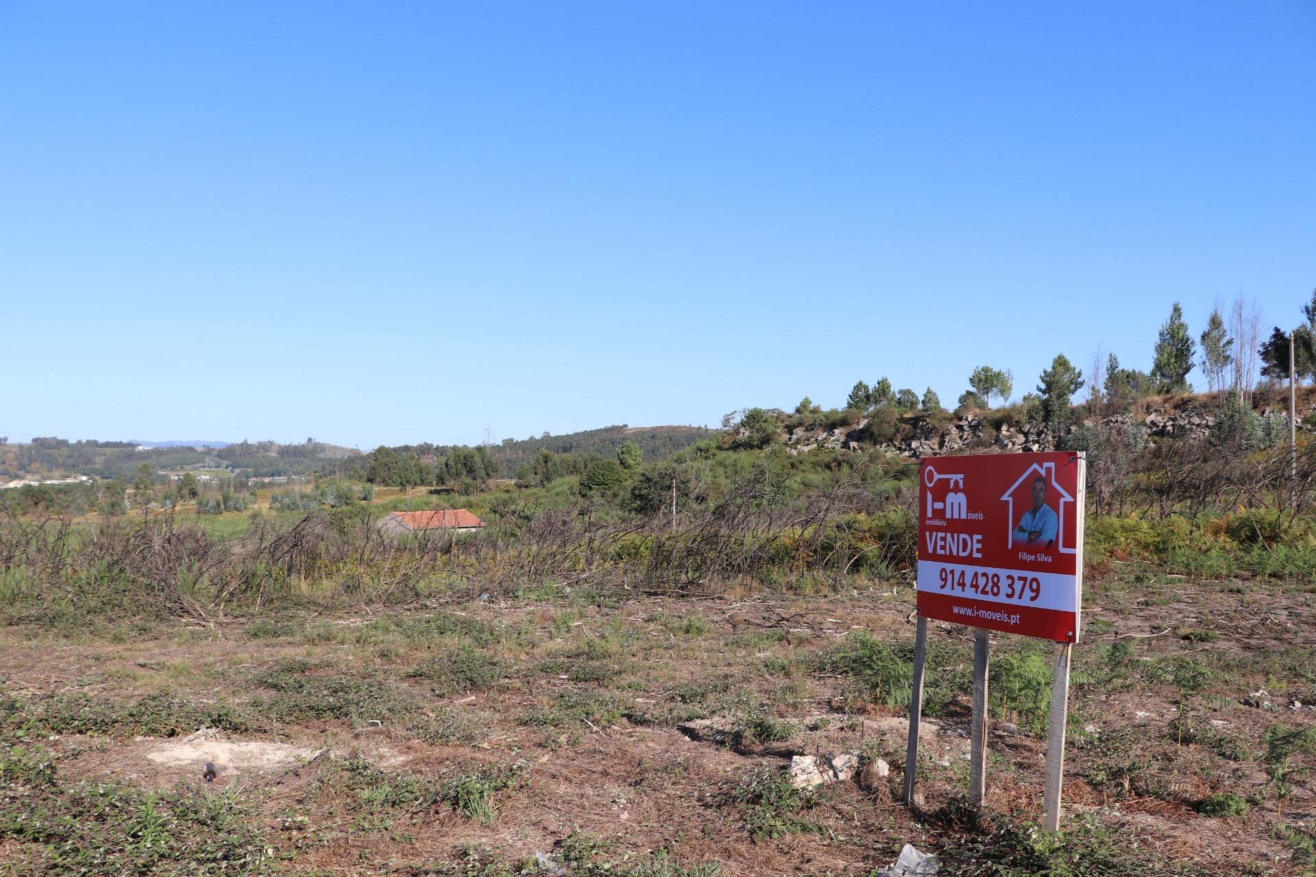 Terreno Para Construção  Venda em Lustosa e Barrosas (Santo Estêvão),Lousada
