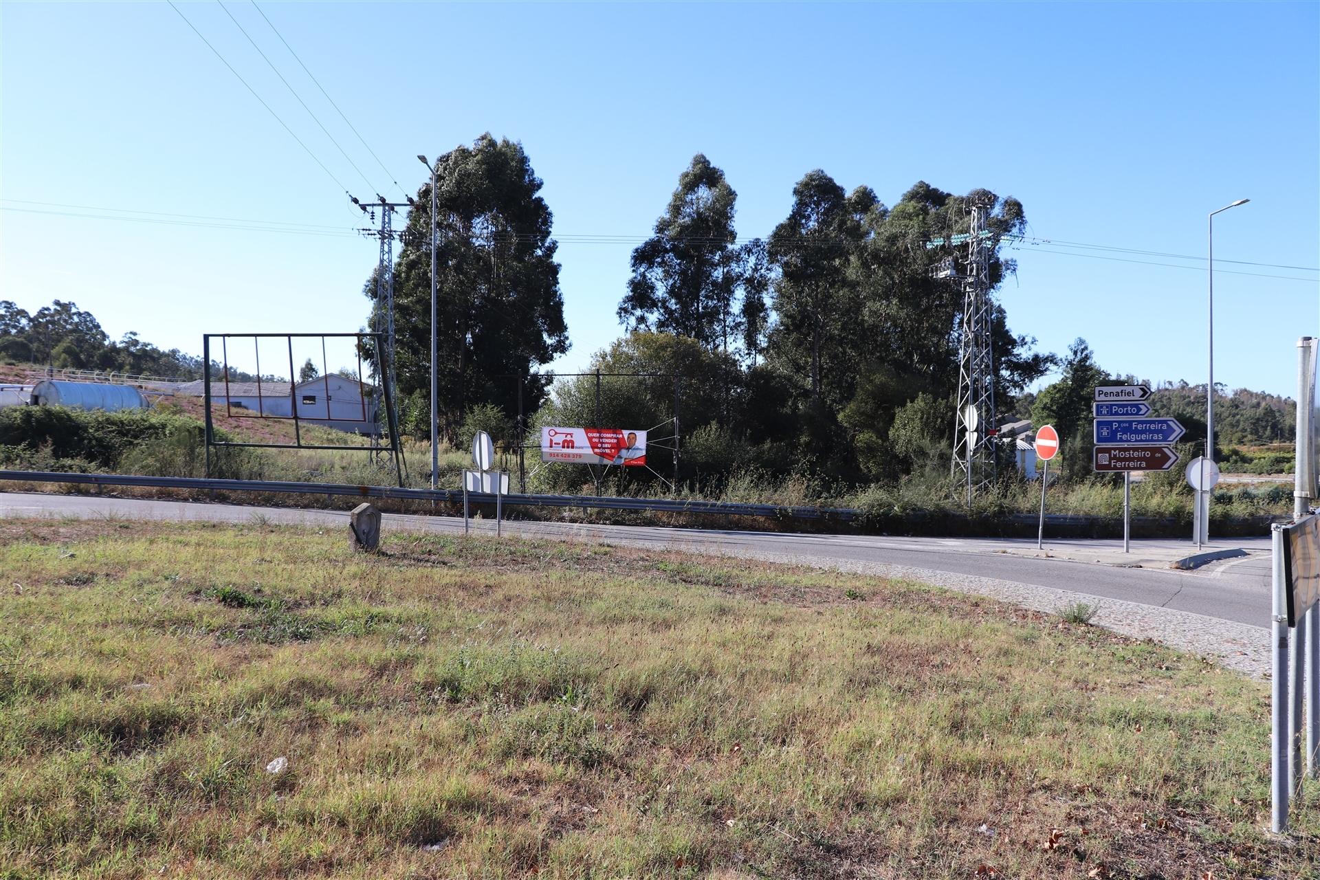 Lote de Terreno  Venda em Lustosa e Barrosas (Santo Estêvão),Lousada