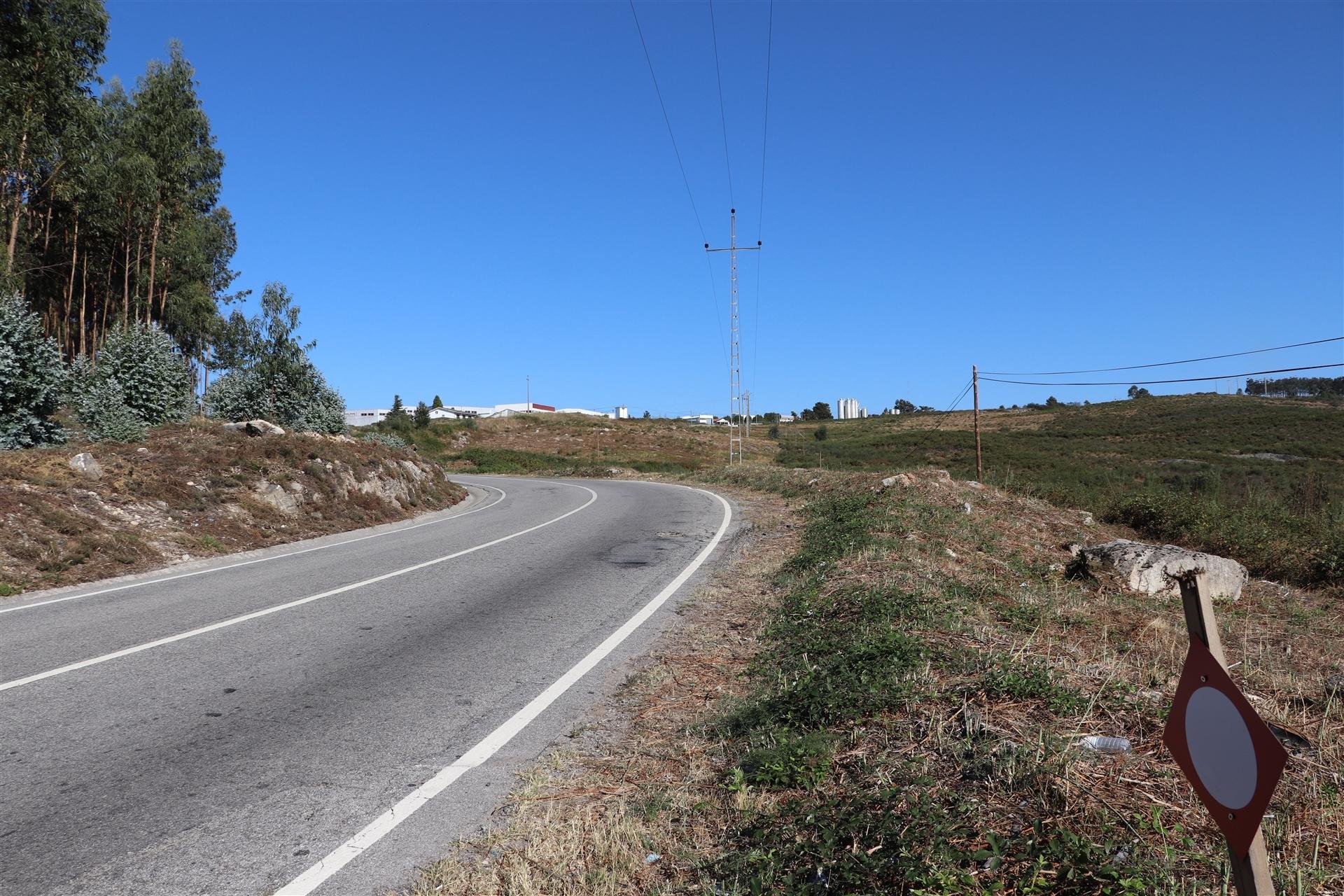 Lote de Terreno  Venda em Lustosa e Barrosas (Santo Estêvão),Lousada