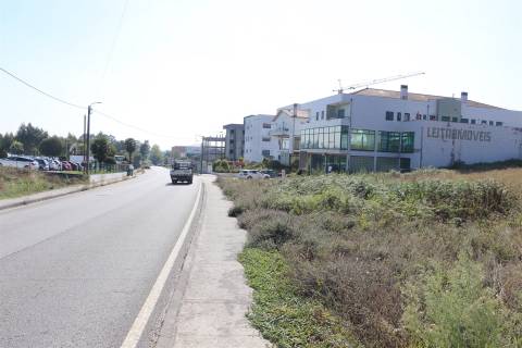 Lote de Terreno  Venda em Lustosa e Barrosas (Santo Estêvão),Lousada