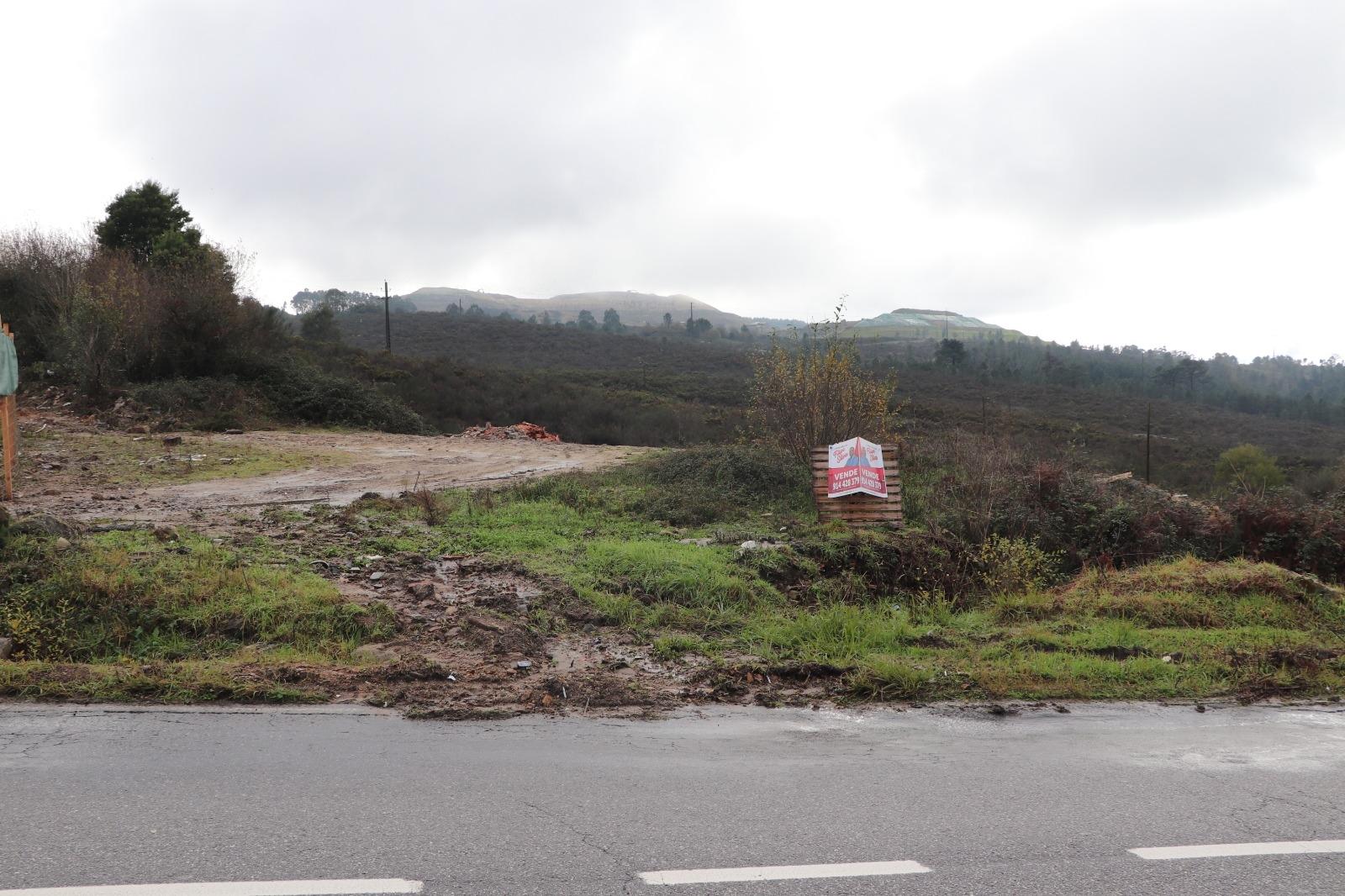 Terreno  Venda em Lustosa e Barrosas (Santo Estêvão),Lousada
