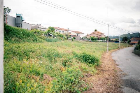 Lote de Terreno  Venda em Lustosa e Barrosas (Santo Estêvão),Lousada