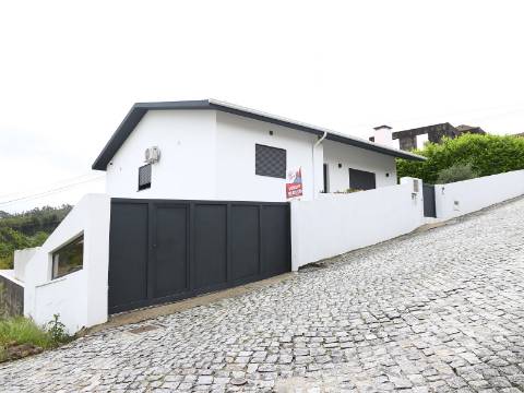 Moradia Isolada T3+2 Venda em Vilarinho,Santo Tirso