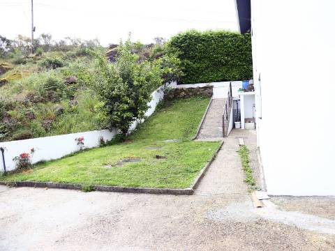 Moradia Isolada T3+2 Venda em Vilarinho,Santo Tirso