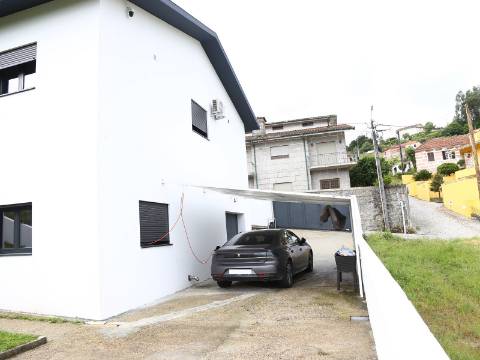 Moradia Isolada T3+2 Venda em Vilarinho,Santo Tirso