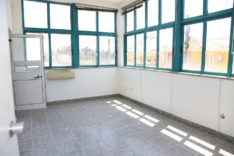 Armazém  Venda em Lustosa e Barrosas (Santo Estêvão),Lousada