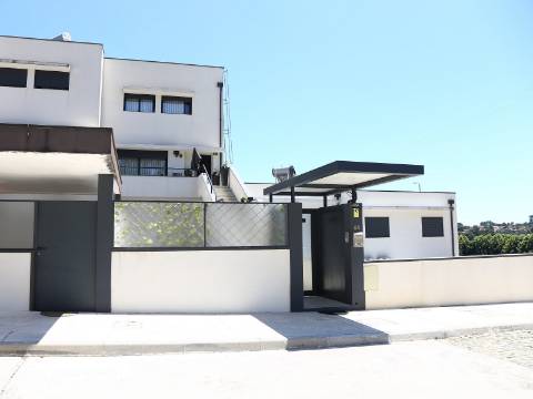 Moradia Geminada T3 Venda em Lustosa e Barrosas (Santo Estêvão),Lousada