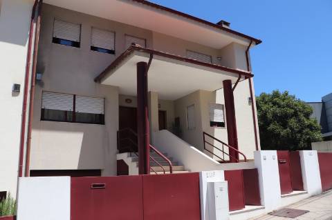 Moradia Geminada T3 Venda em Caldas de Vizela (São Miguel e São João),Vizela