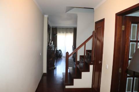Moradia Geminada T3 Venda em Caldas de Vizela (São Miguel e São João),Vizela