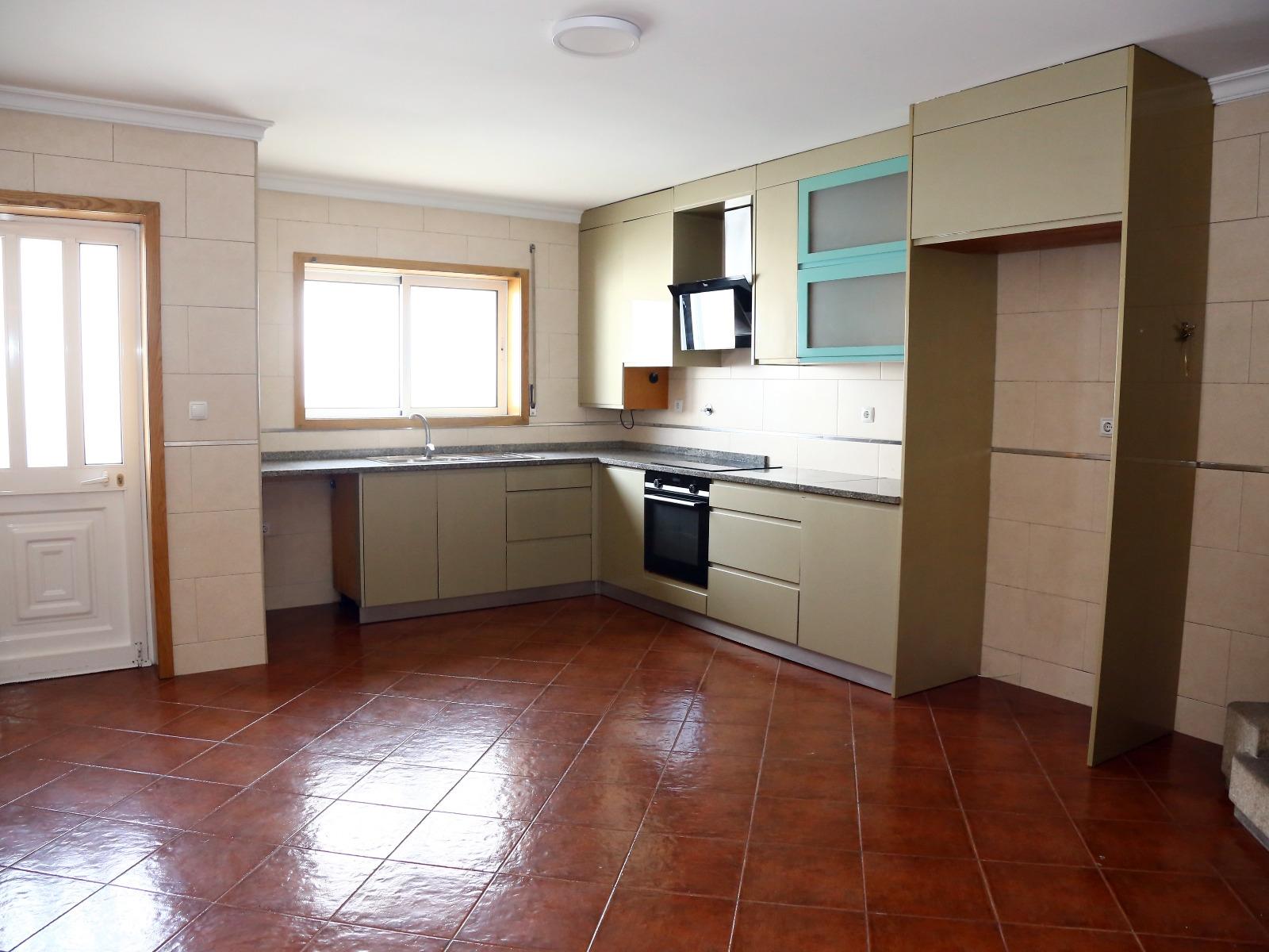 Moradia Geminada T3 Venda em Lustosa e Barrosas (Santo Estêvão),Lousada