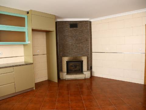 Moradia Geminada T3 Venda em Lustosa e Barrosas (Santo Estêvão),Lousada