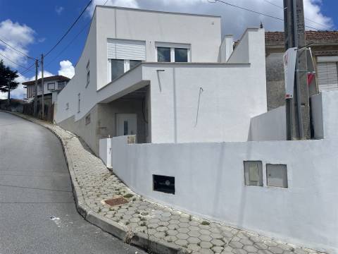 Moradia Isolada T3 Venda em Oliveira de Azeméis, Santiago de Riba-Ul, Ul, Macinhata da Seixa e Madail,Oliveira de Azeméis
