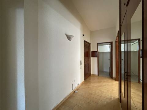 Apartamento T2 Venda em Oliveira de Azeméis, Santiago de Riba-Ul, Ul, Macinhata da Seixa e Madail,Oliveira de Azeméis