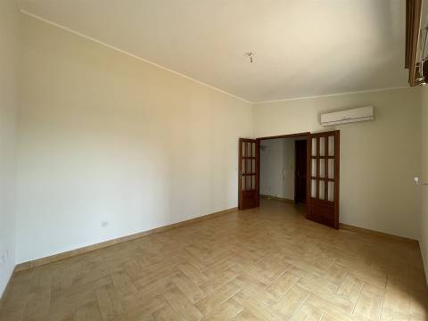 Apartamento T2 Venda em Oliveira de Azeméis, Santiago de Riba-Ul, Ul, Macinhata da Seixa e Madail,Oliveira de Azeméis